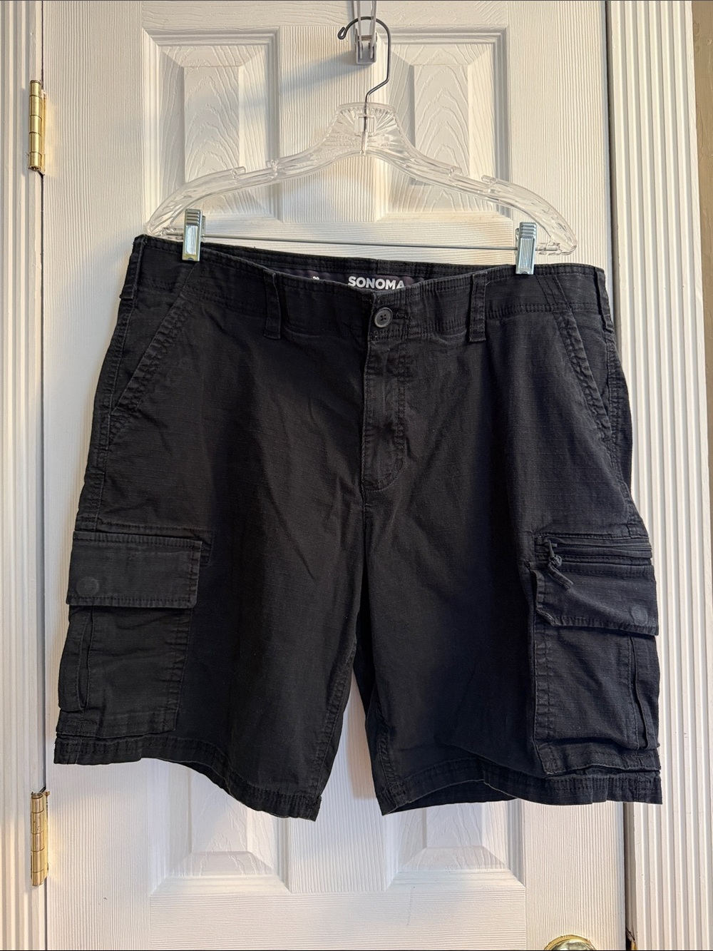 Sonoma Black Men's Cargo Shorts with Multiple Pockets size 38